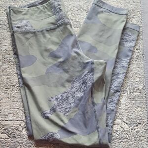 AERIE Size M Camouflage leggings, green & grey tones, missing drawstring
